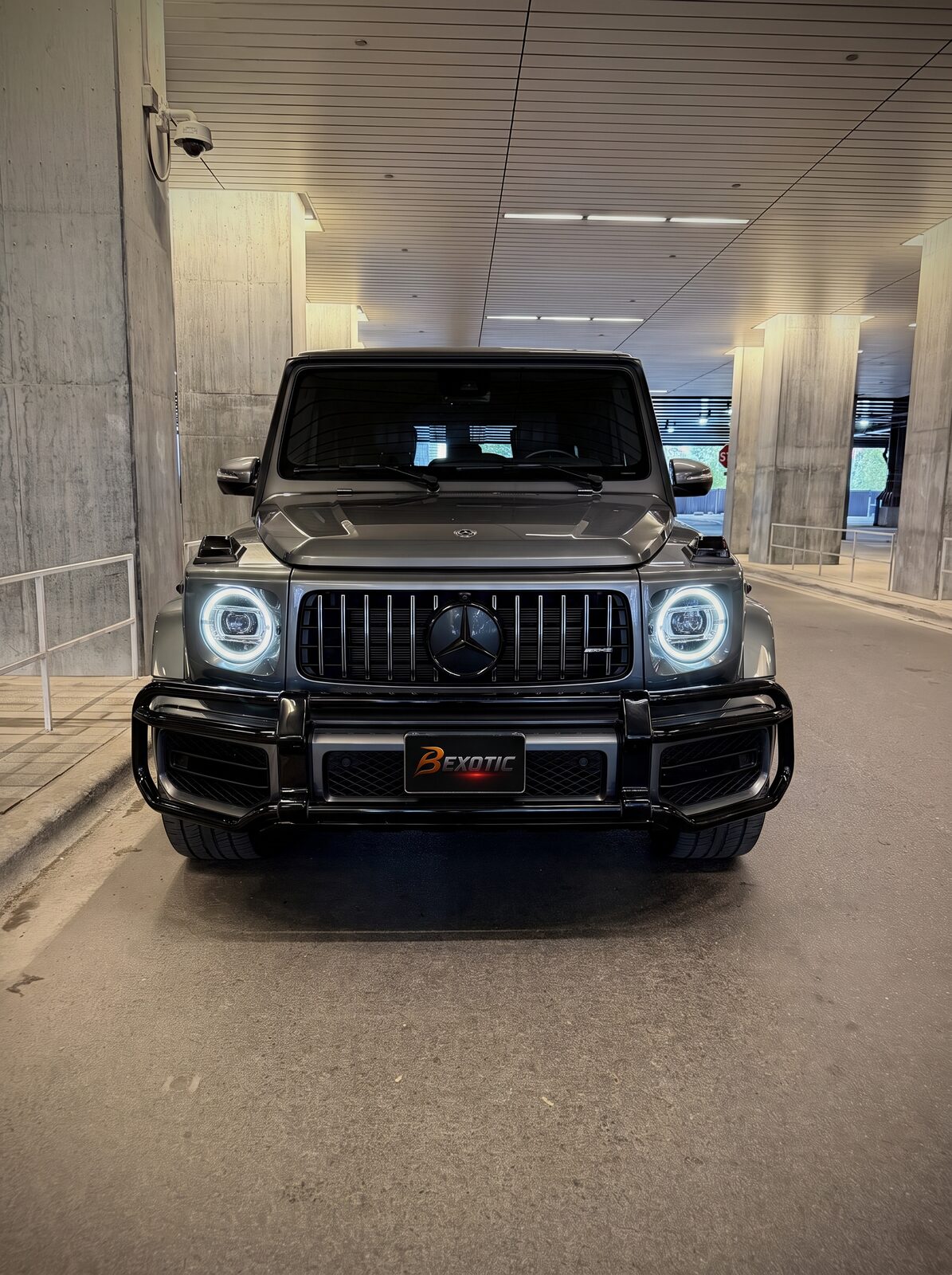Mercedes-Benz G63 - Graphite Gray photo 2 - BExotic Chicago, IL