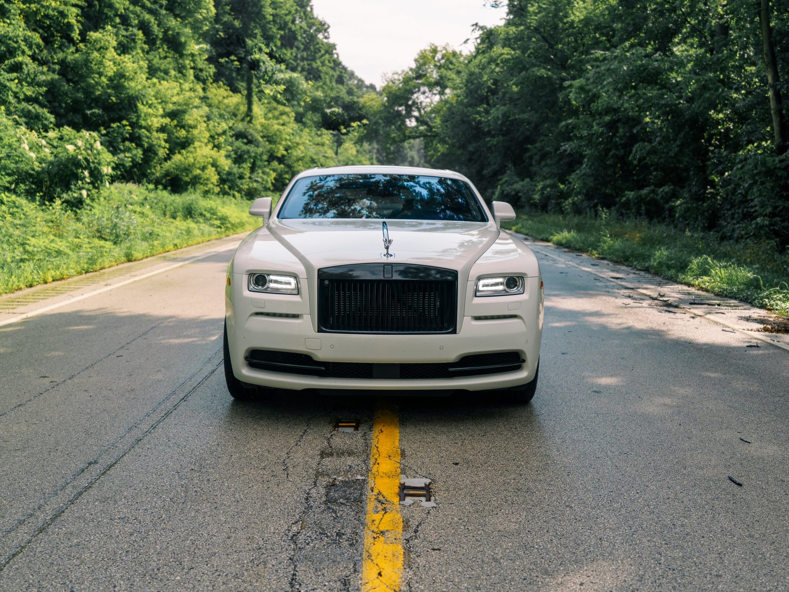 Rolls-Royce Wraith photo 2 - BExotic Chicago, IL