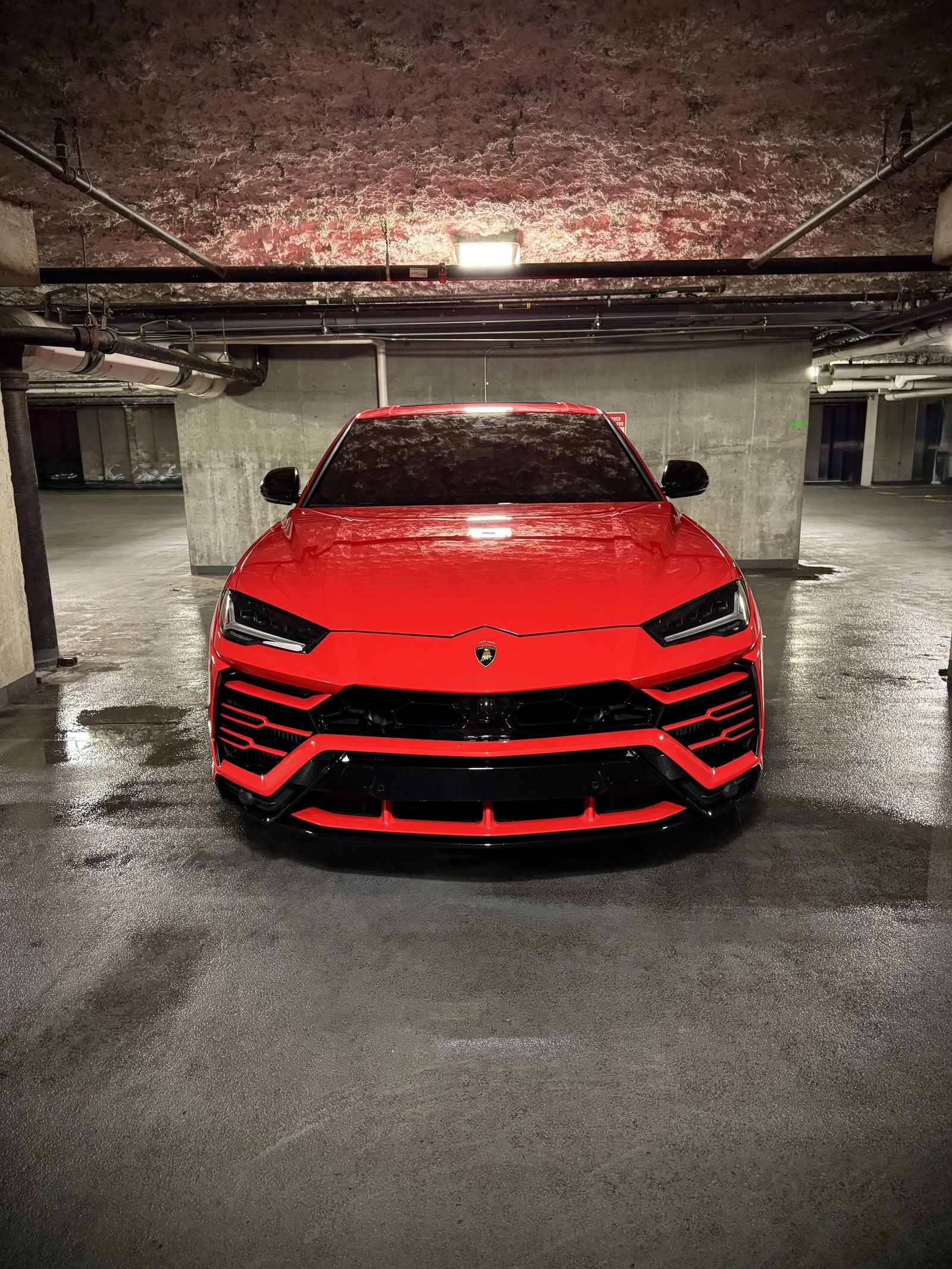 Lamborghini Urus - Red photo 2 - BExotic Chicago, IL