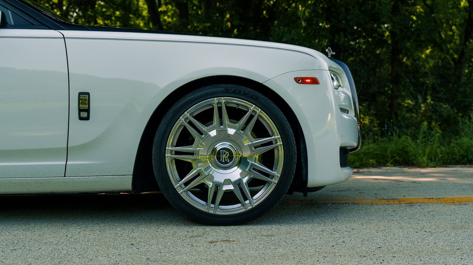 Rolls-Royce Ghost photo 11 - BExotic Chicago, IL