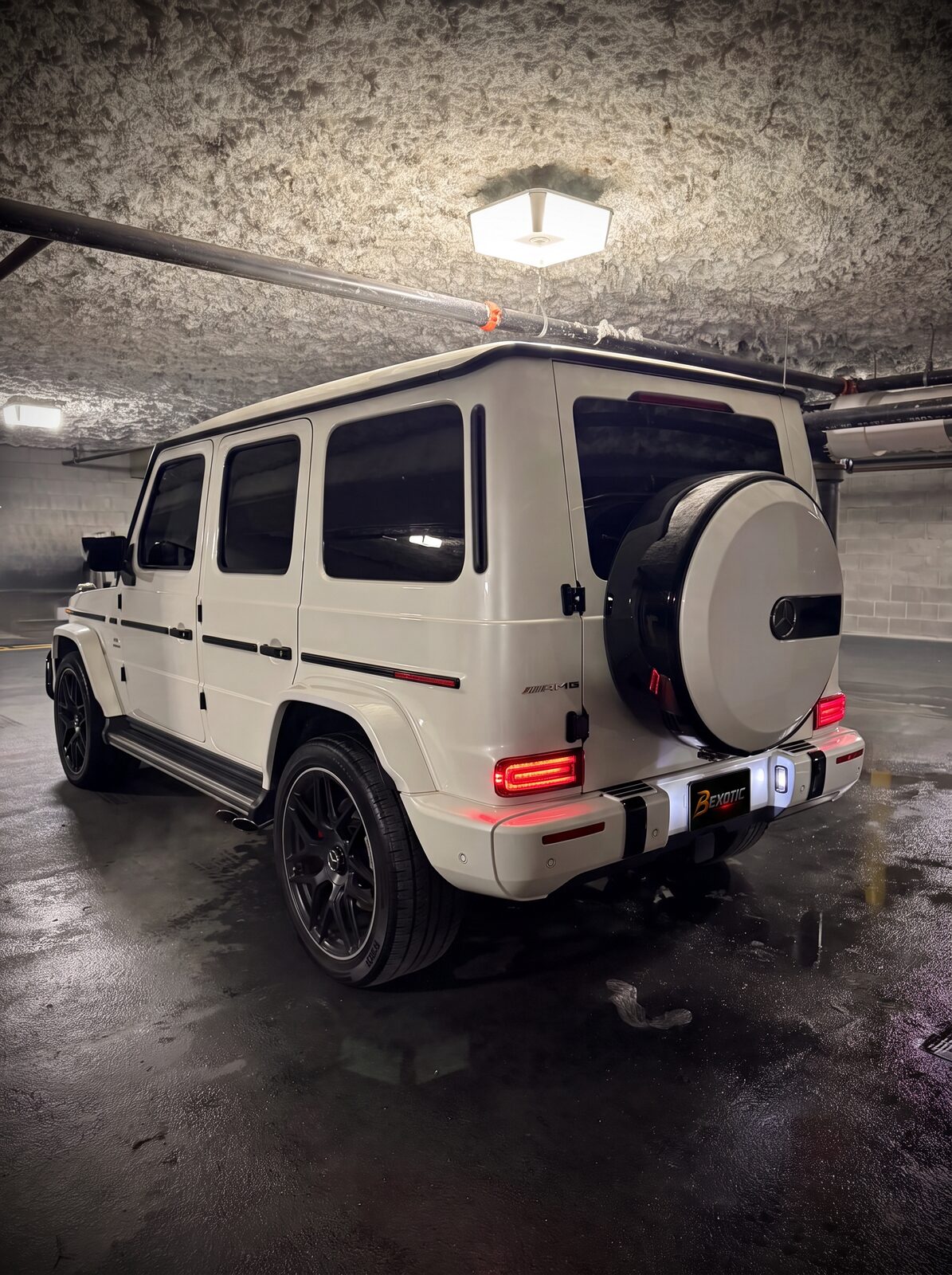Mercedes-AMG G63 G-Wagon - White photo 3 - BExotic Chicago, IL