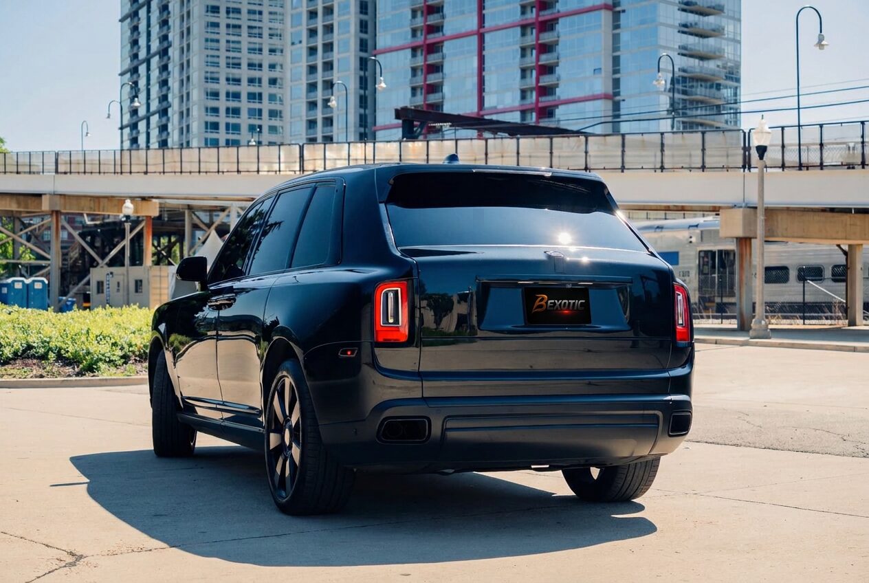 Rolls-Royce Cullinan Black Badge photo 3 - BExotic Chicago, IL