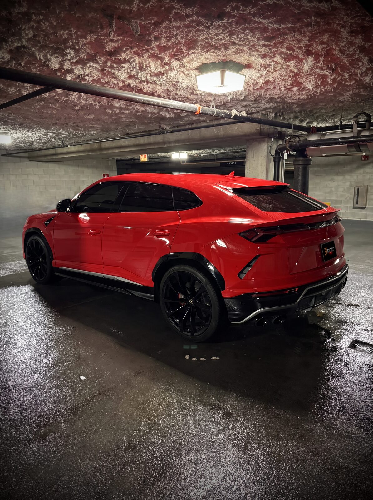 Lamborghini Urus - Red photo 3 - BExotic Chicago, IL