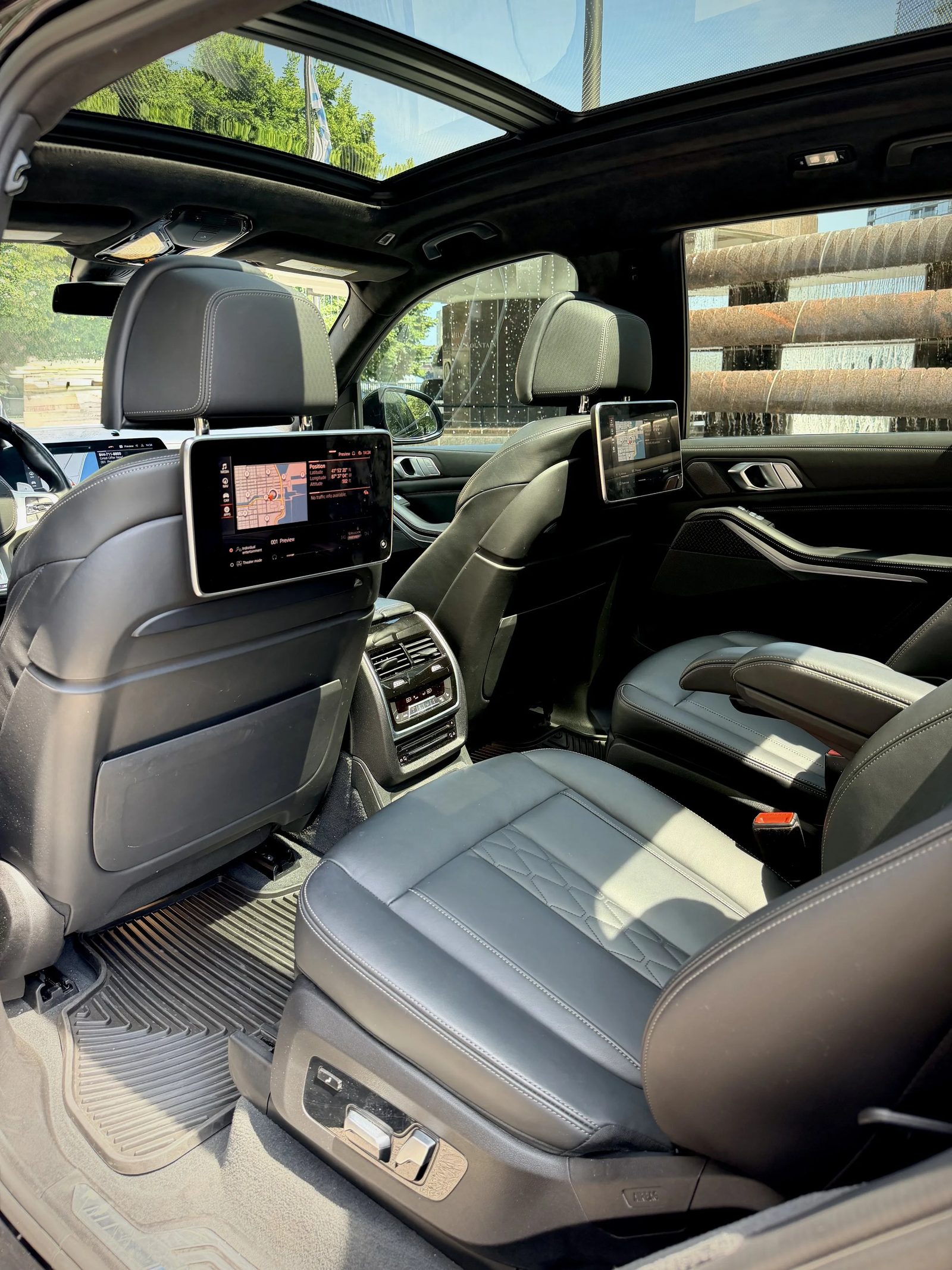 BMW X7 M50i photo 4 - BExotic Chicago, IL