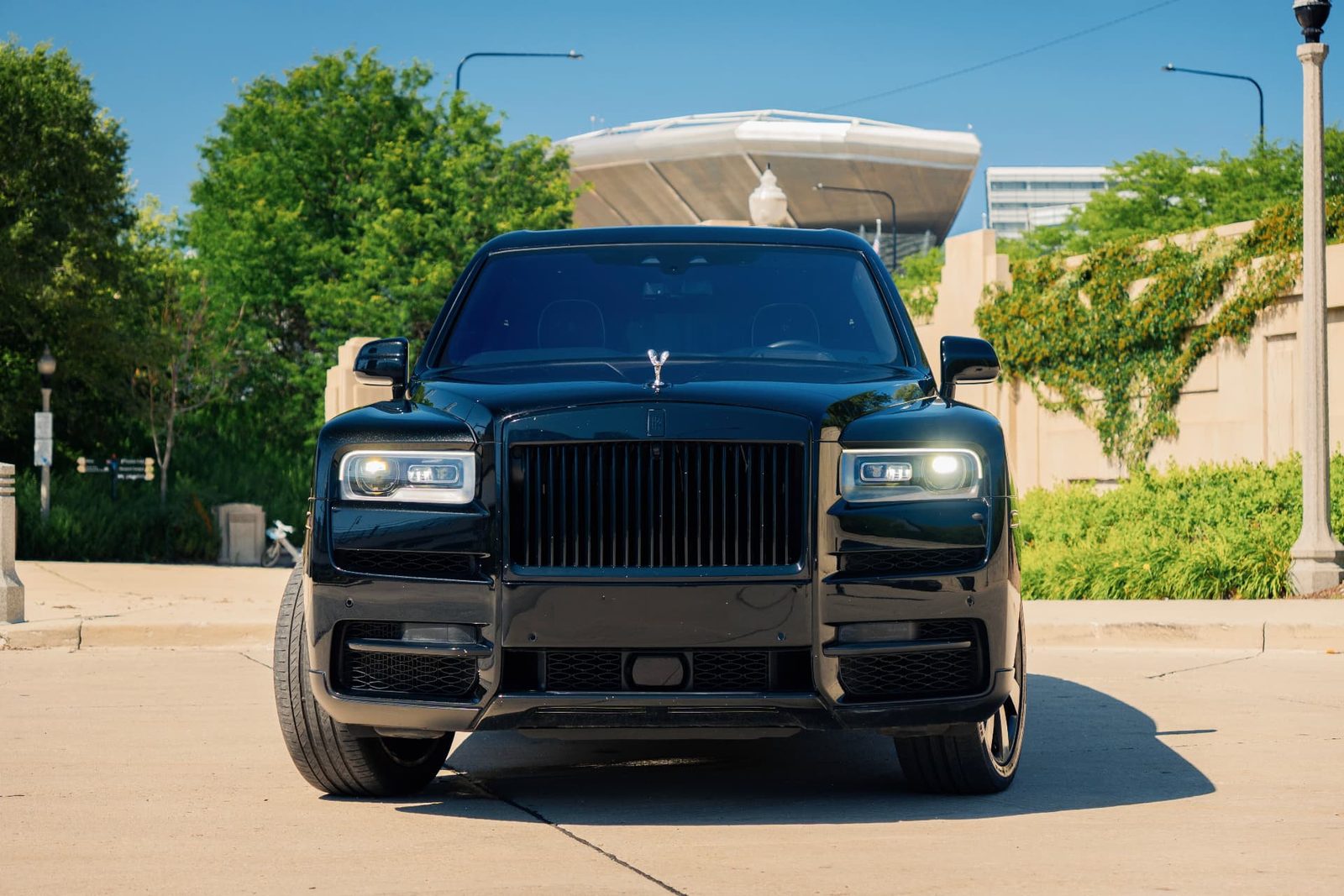 Rolls-Royce Cullinan Black Badge photo 2 - BExotic Chicago, IL