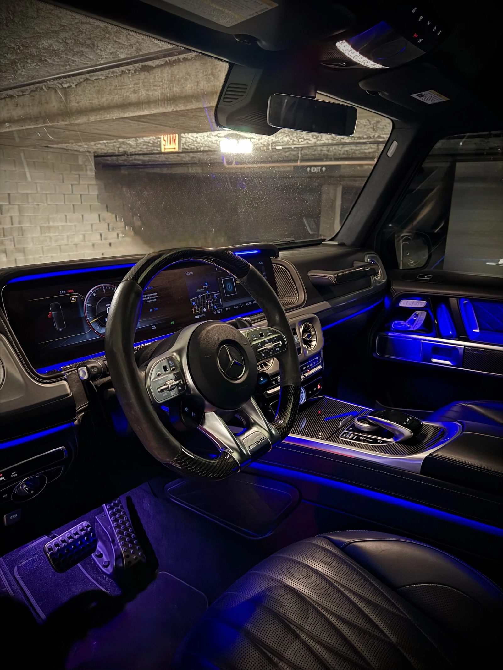Mercedes-AMG G63 G-Wagon - White photo 4 - BExotic Chicago, IL