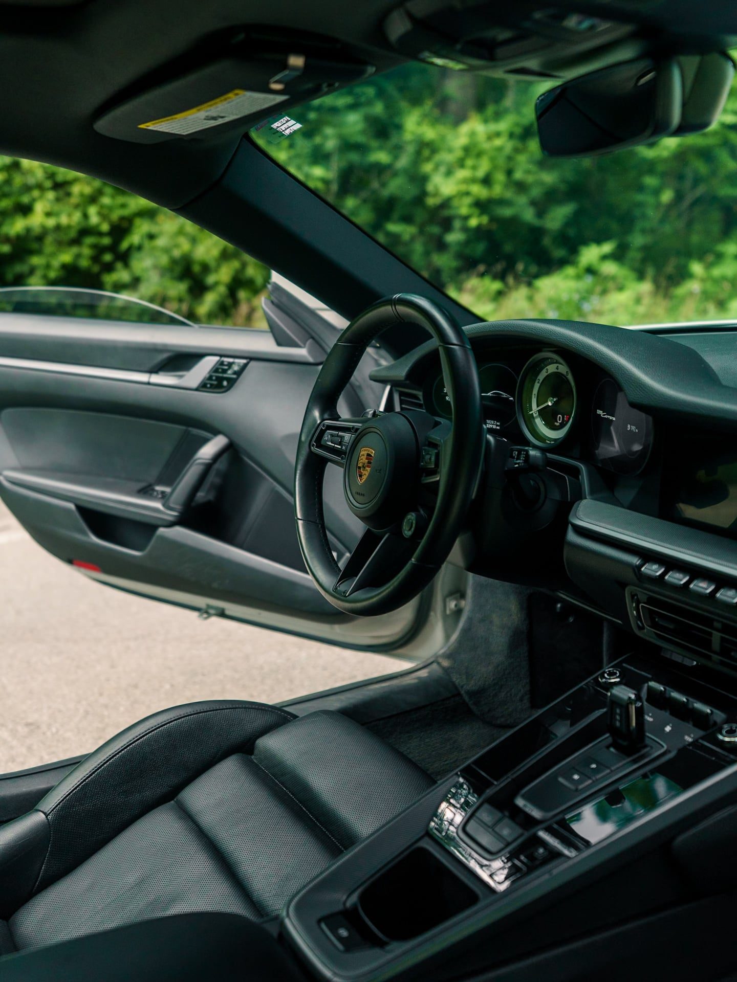 Porsche 911 Carrera photo 5 - BExotic Chicago, IL