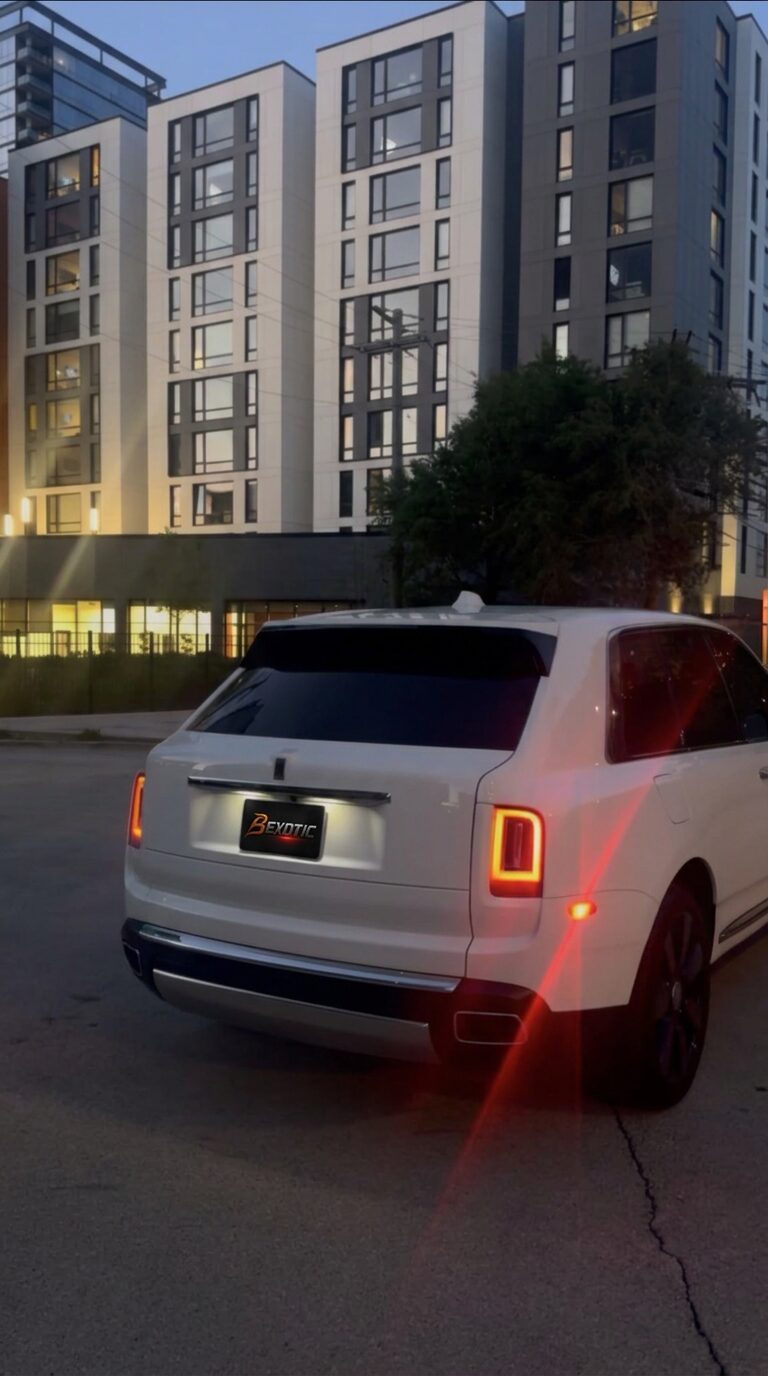 Rolls-Royce Cullinan - White photo 2 - BExotic Chicago, IL