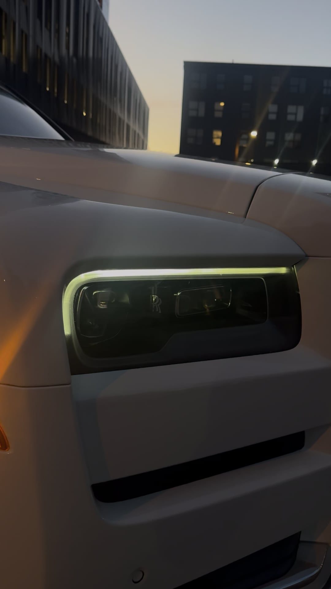 Rolls-Royce Cullinan - White photo 5 - BExotic Chicago, IL