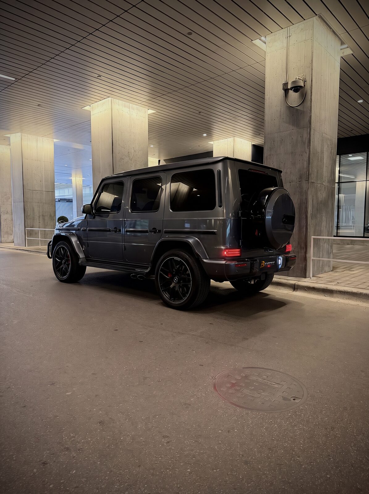 Mercedes-Benz G63 - Graphite Gray photo 3 - BExotic Chicago, IL